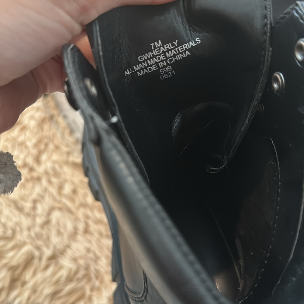 Guess Boots - Picture 4 of 5